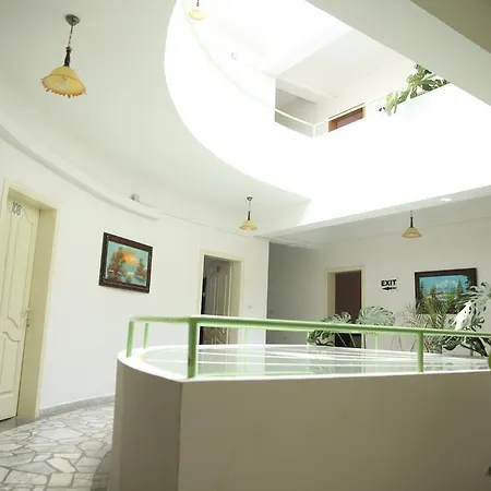 Sirena فندق Tushemisht