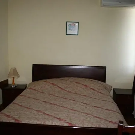 Szálloda Sirena Hotel Tushemisht
