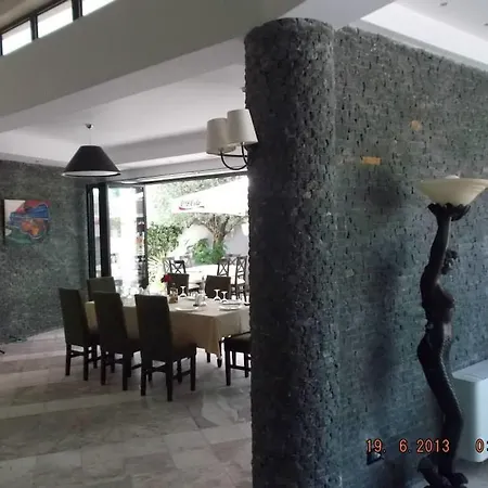 Szálloda Sirena Hotel Tushemisht