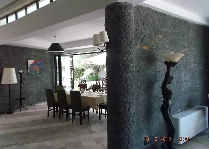 Hotel Sirena Tushemisht