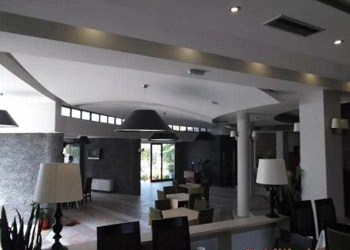 Sirena 3* Tushemisht